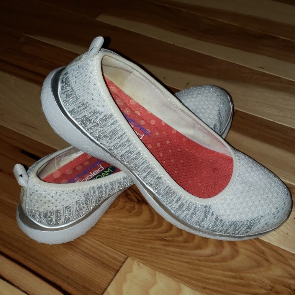 Skechers memory foam shoes